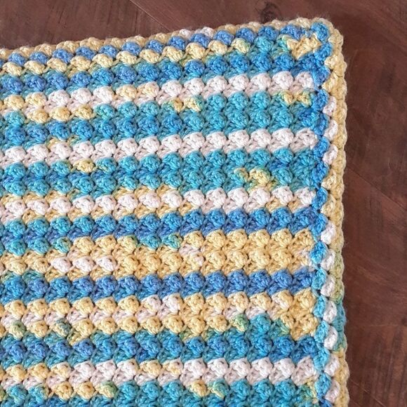 Hand crocheted unisex baby blanket 26" X 30" very soft. - Picture 4 of 4